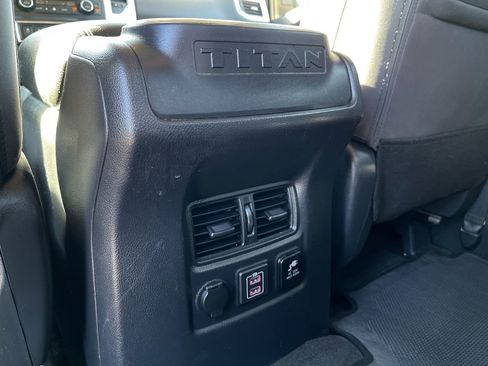 Used 2021 Nissan Titan SV w/ SV Convenience Package image 24