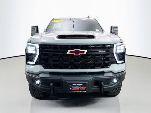 Used 2025 Chevrolet Silverado 2500 ZR2 w/ ZR2 Bison Edition image 2