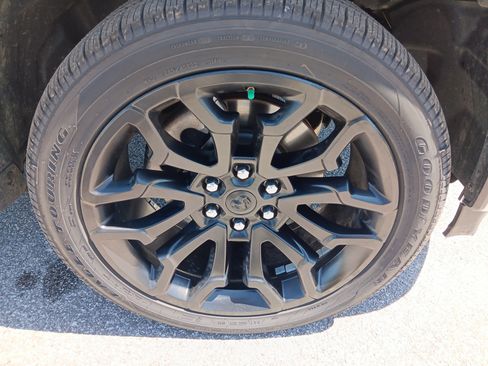 Used 2025 RAM 1500 Limited AWD/4WD image 8