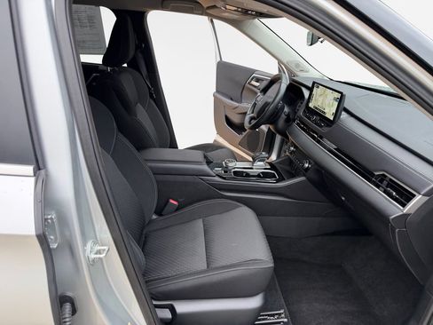 Used 2025 Mitsubishi Outlander ES AWD/4WD image 26