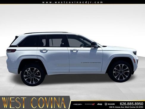 Used 2023 Jeep Grand Cherokee Overland AWD/4WD image 12