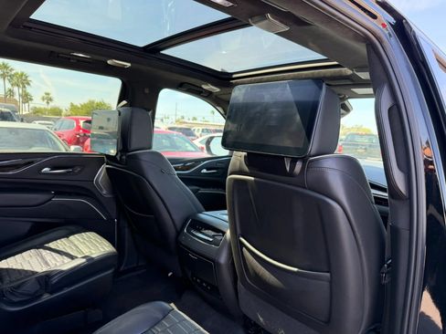 Used 2023 Cadillac Escalade Sport Platinum w/ LPO, ONYX Package AWD/4WD image 24
