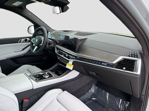 New 2026 BMW X5 xDrive50e w/ M Sport Package image 15