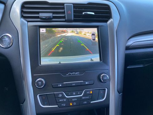 Used 2019 Ford Fusion SE image 65