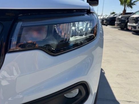 New 2026 Jeep Compass Latitude image 8