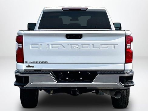 Used 2024 Chevrolet Silverado 2500 LT AWD/4WD image 7