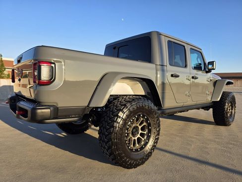 Used 2021 Jeep Gladiator Rubicon AWD/4WD image 7