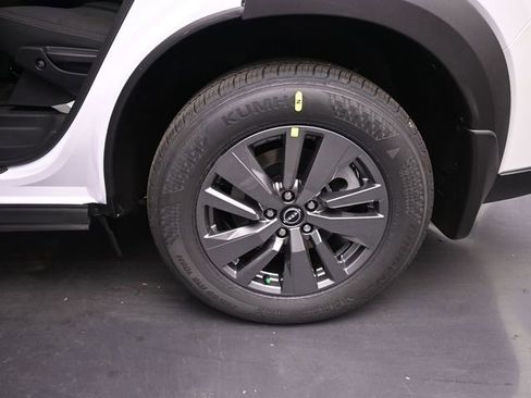 New 2026 Nissan Pathfinder SV w/ SV Premium Package FWD image 14