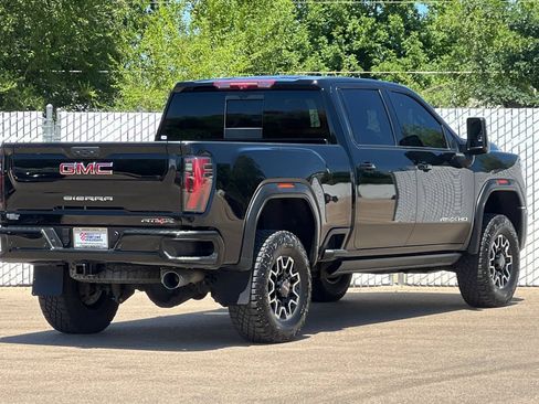 Used 2024 GMC Sierra 2500 AT4X AWD/4WD image 4