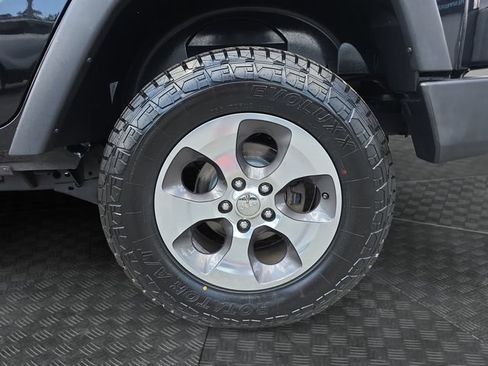 Used 2017 Jeep Wrangler Unlimited Sport AWD/4WD image 30