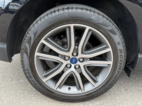 Used 2019 Ford Edge Titanium w/ Cold Weather Package AWD/4WD image 12