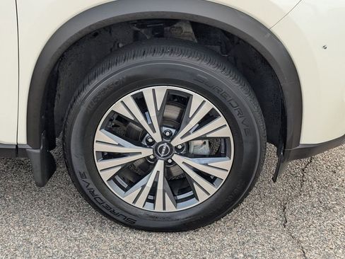 Used 2023 Nissan Rogue SV image 11