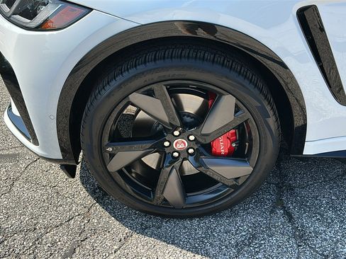 Used 2023 Jaguar F-PACE SVR AWD/4WD image 8
