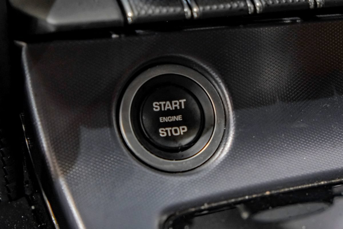 Used 2019 Jaguar F-TYPE R AWD/4WD image 19