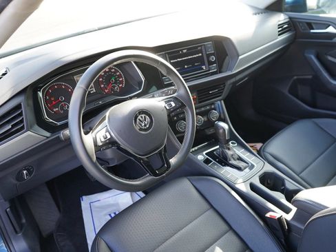 Used 2021 Volkswagen Jetta SE FWD image 8