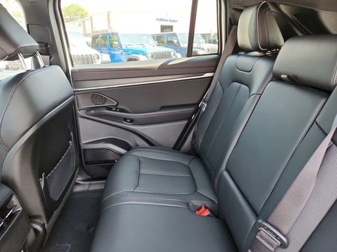 New 2025 Jeep Wagoneer S Limited image 22