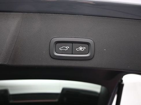 Used 2023 Volvo XC40 B5 Ultimate w/ Climate Package AWD/4WD image 32