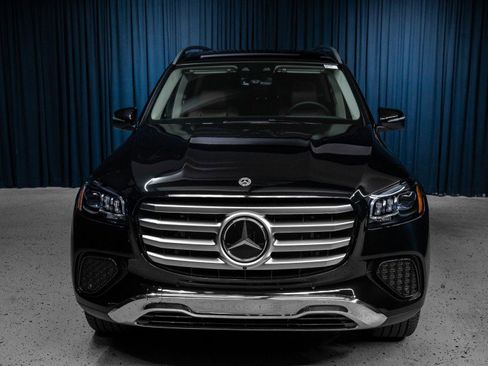 New 2026 Mercedes-Benz GLS 450 4MATIC image 2