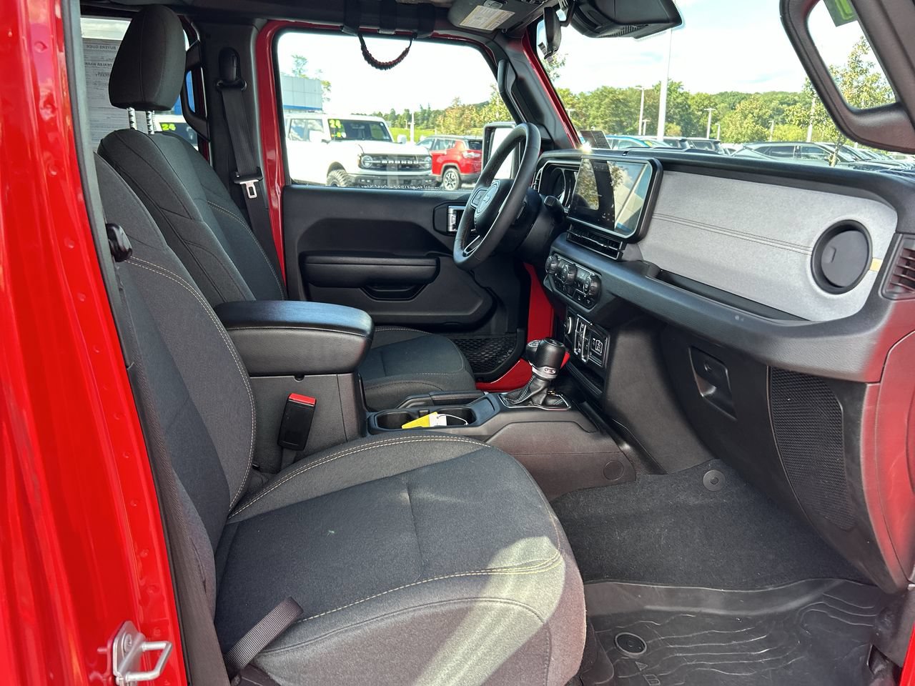 Used 2024 Jeep Wrangler Unlimited w/ Convenience Group AWD/4WD image 13
