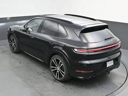 New 2025 Porsche Cayenne GTS image 42