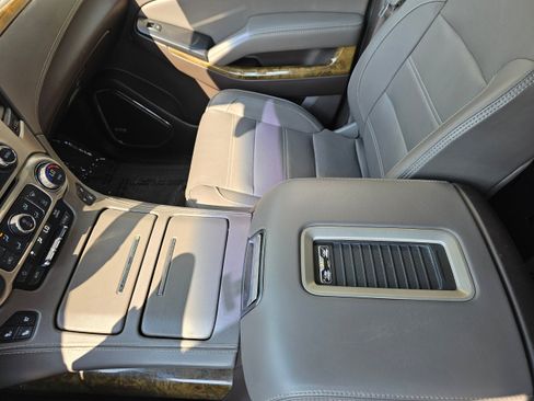 Used 2016 GMC Yukon Denali w/ Open Road Package AWD/4WD image 14