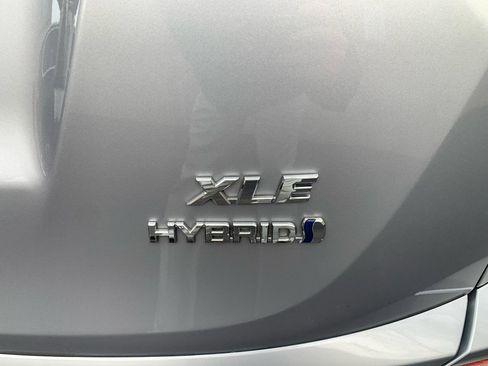 Used 2017 Toyota RAV4 XLE image 30