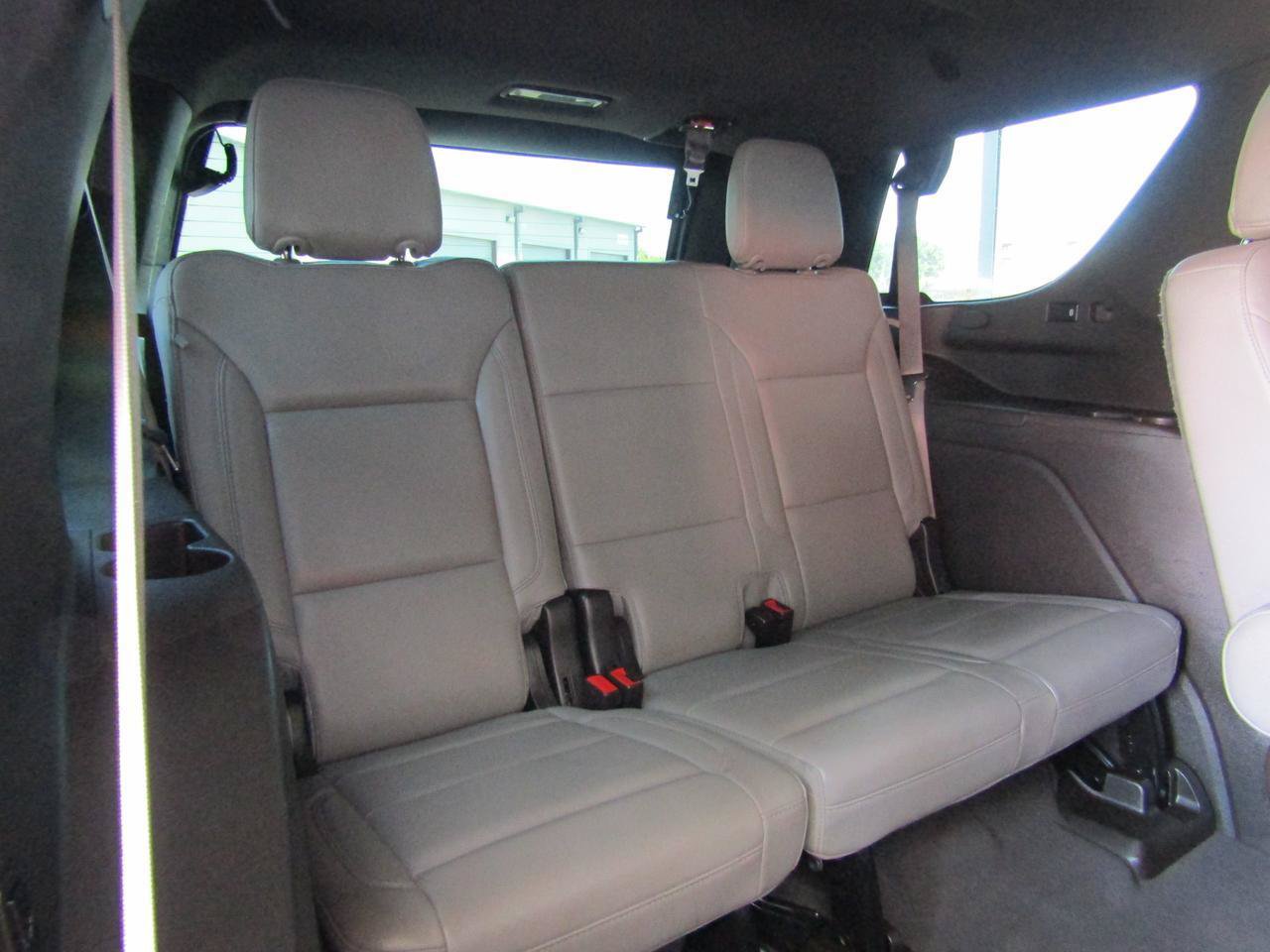 Used 2021 Chevrolet Tahoe Z71 w/ Z71 Off-Road Package AWD/4WD image 14