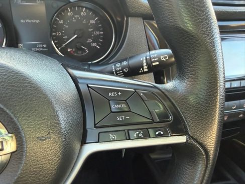 Used 2017 Nissan Rogue S AWD/4WD image 18