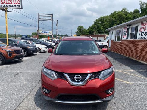 Used 2016 Nissan Rogue SV w/ SV Premium Package AWD/4WD image 2