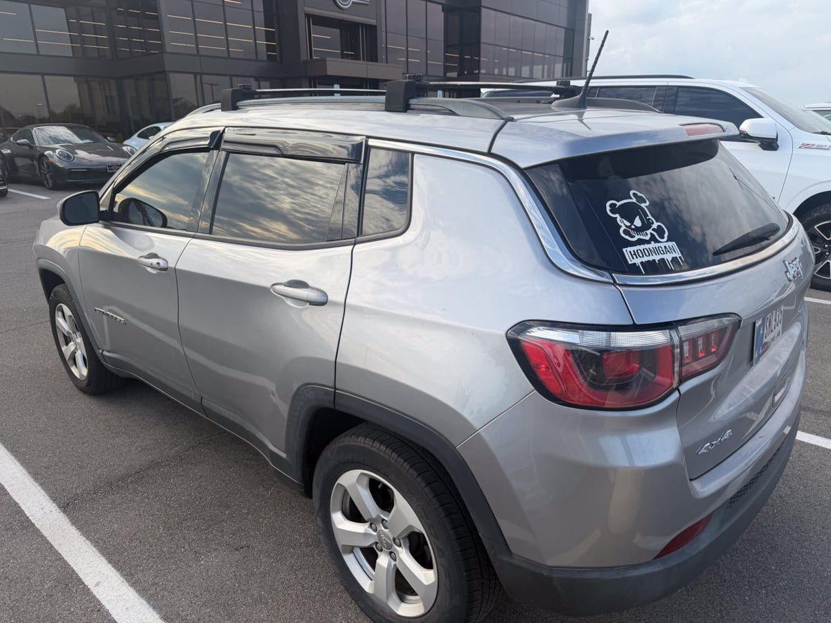 Used 2018 Jeep Compass Latitude w/ Popular Equipment Group AWD/4WD image 6