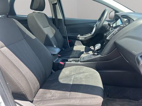Used 2015 Ford Focus SE FWD image 24