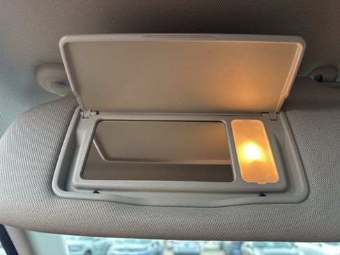 Used 2025 Honda CR-V EX-L image 29