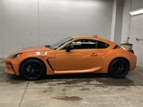 Used 2023 Toyota GR86 10th Anniversary SE image 2