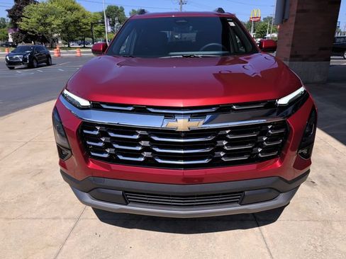 Used 2025 Chevrolet Equinox LT w/ Convenience Package II FWD image 10