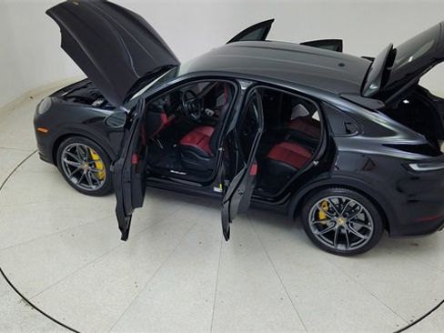 Used 2024 Porsche Cayenne Turbo GT image 88