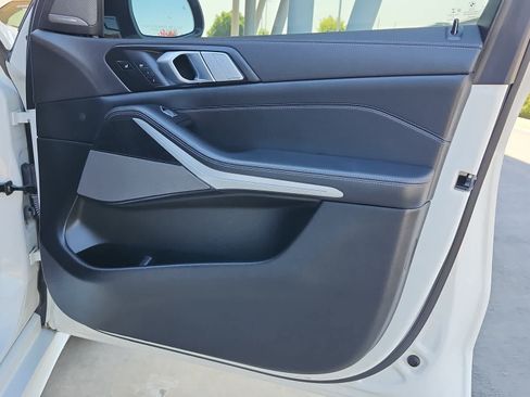 Used 2022 BMW X7 M50i AWD/4WD image 12