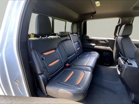 Used 2024 GMC Sierra 1500 AT4 w/ Technology Package AWD/4WD image 17