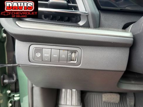 New 2027 Chevrolet Traverse LT w/ Midnight/Sport Edition AWD/4WD image 17