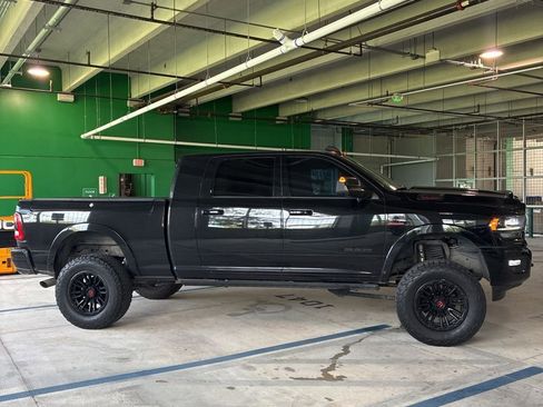 Used 2020 RAM 2500 Limited AWD/4WD image 3