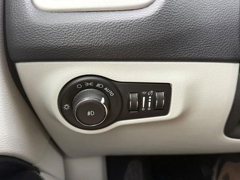 Used 2021 Jeep Compass Latitude w/ Convenience Group image 16