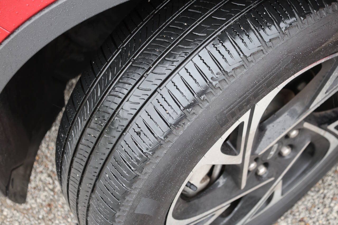 Used 2024 Lincoln Nautilus Premier AWD/4WD image 27