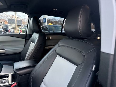 Used 2023 Ford Explorer XLT w/ Equipment Group 202A image 29