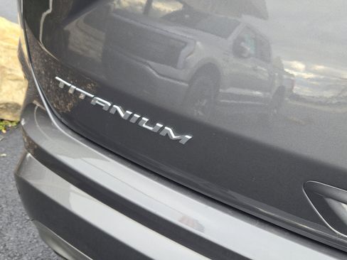 Used 2024 Ford Edge Titanium w/ Titanium Elite Package image 5