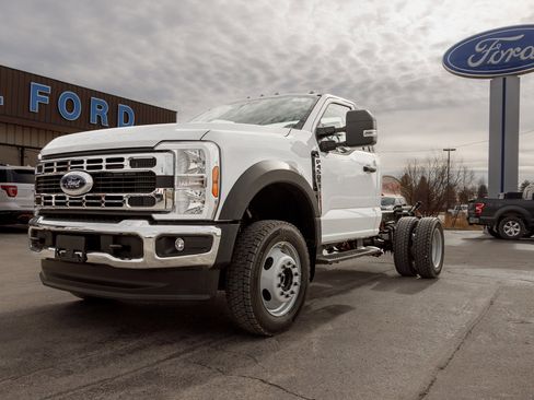 New 2026 Ford F450 XL w/ XL Chrome Package image 3