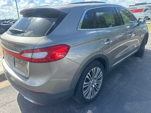 Used 2016 Lincoln MKX Reserve w/ Climate Package FWD image 2