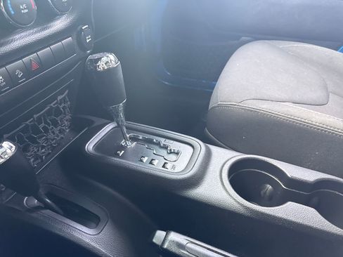 Used 2015 Jeep Wrangler Unlimited Sport image 20