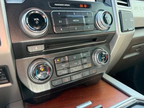 Used 2017 Ford F350 King Ranch w/ FX4 Off-Road Package AWD/4WD image 38