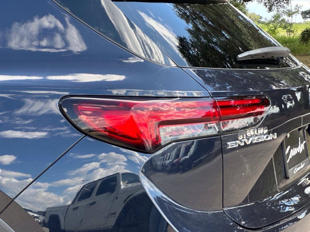 Used 2021 Buick Envision Essence FWD image 29
