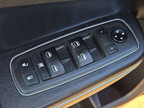 Used 2021 Chrysler 300 S RWD image 15