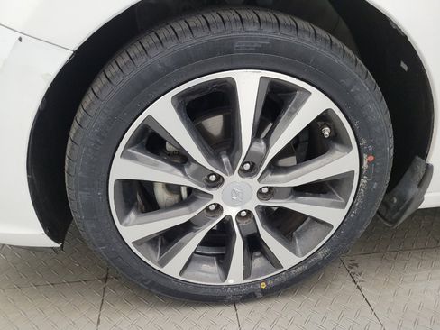 Used 2019 Hyundai Elantra GT FWD image 31